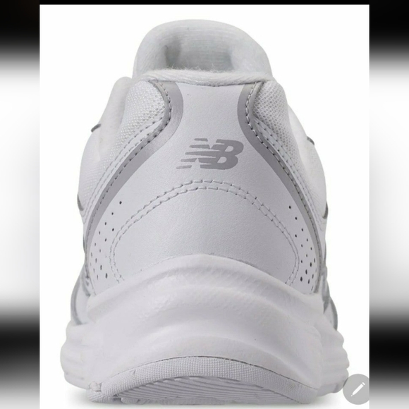 Womens New balance walking shoes si/e 8.5 - Picture 2 of 4